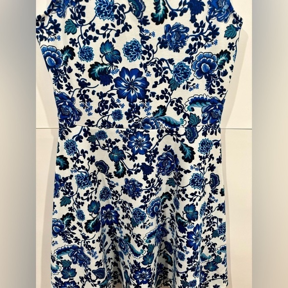 Divided H&M Women Dress Floral Print Scoop Neck Skater Dress Blue White Size 8 - Picture 5 of 9